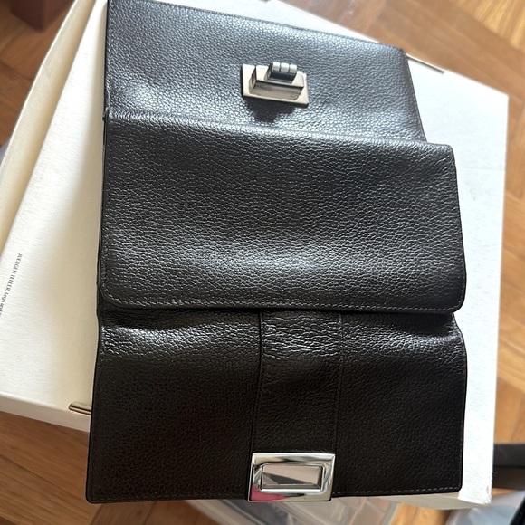 Brand new Danier Leather wallet - Picture 3 of 4